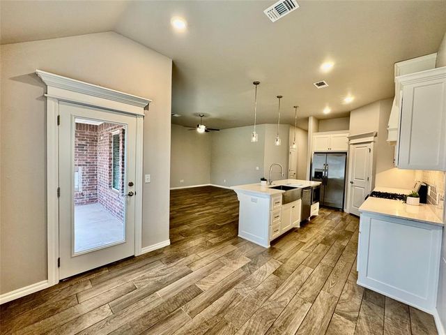 9001 Poppey Place, Yukon, OK 73099