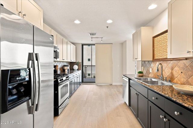2302 N CENTRAL Avenue 313, Phoenix, AZ 85004