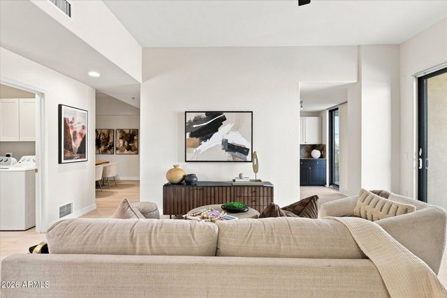 2302 N CENTRAL Avenue 313, Phoenix, AZ 85004