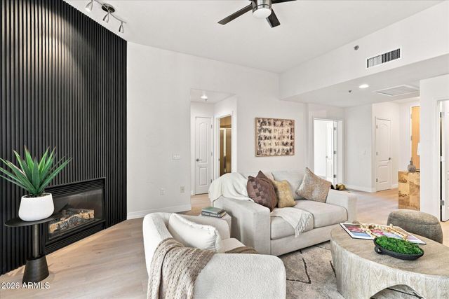 2302 N CENTRAL Avenue 313, Phoenix, AZ 85004
