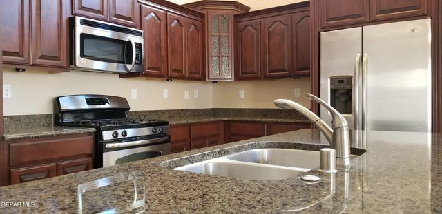11548 CHARLES BOYLE Place, El Paso, TX 79934
