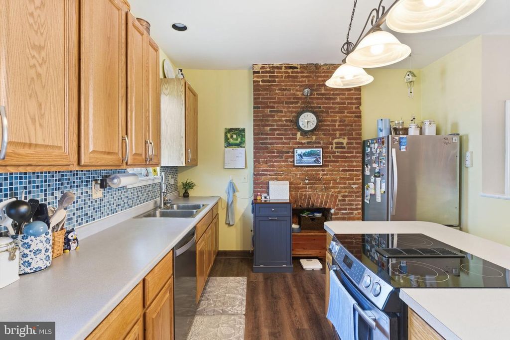 Image 13 of property listing at 1361 N GILMOR ST, Baltimore, MD 21217