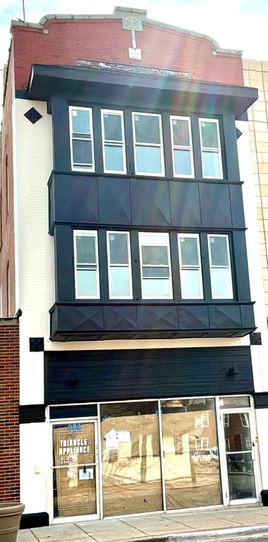 224 E Cass Street 1, Joliet, IL 60432