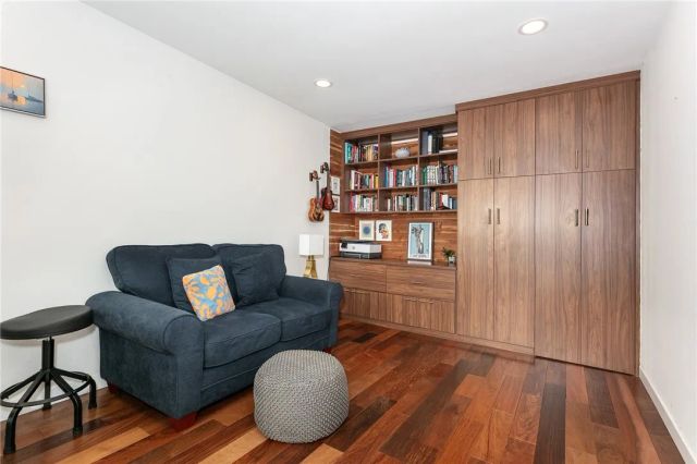 4938 McConnell Avenue, Los Angeles, CA 90066