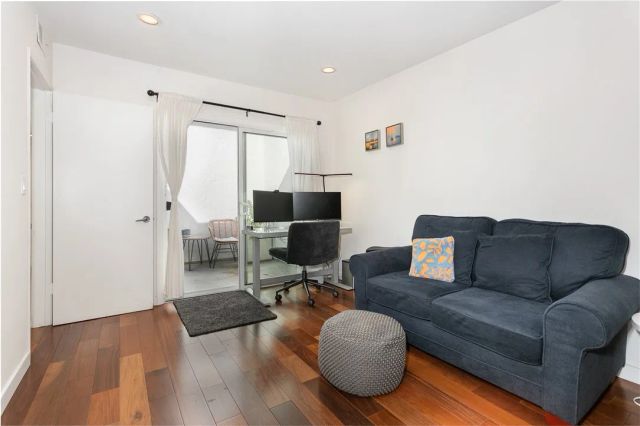 4938 McConnell Avenue, Los Angeles, CA 90066