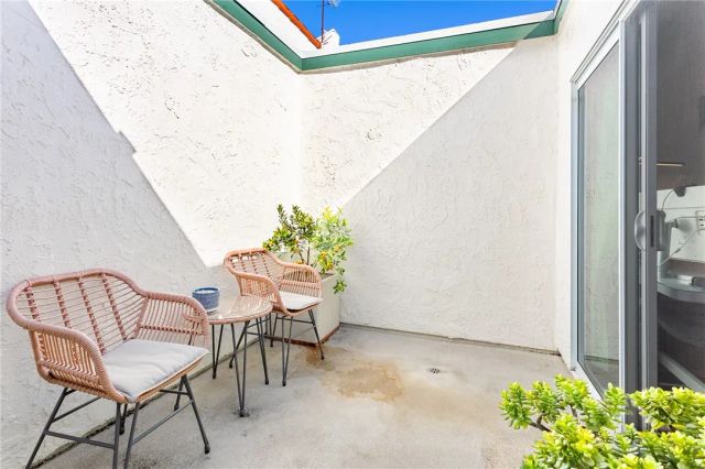 4938 McConnell Avenue, Los Angeles, CA 90066