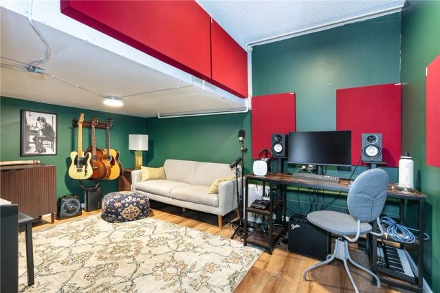 4938 McConnell Avenue, Los Angeles, CA 90066