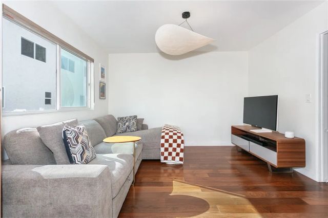 4938 McConnell Avenue, Los Angeles, CA 90066