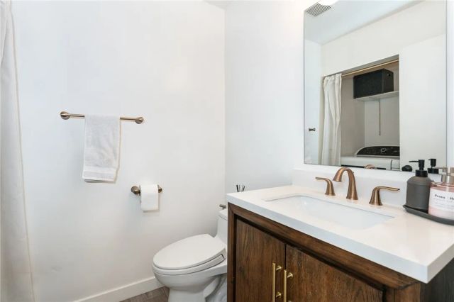 4938 McConnell Avenue, Los Angeles, CA 90066