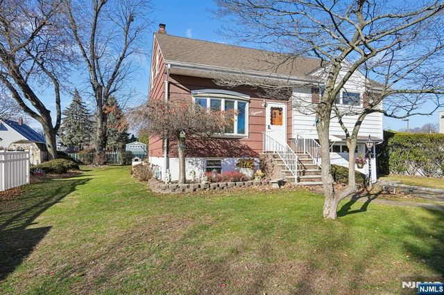 18 Roy Court, Clifton, NJ 07012