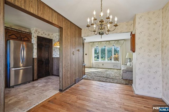 18 Roy Court, Clifton, NJ 07012