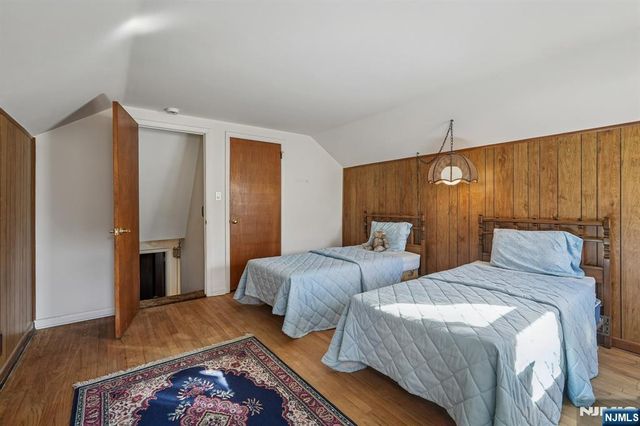 18 Roy Court, Clifton, NJ 07012