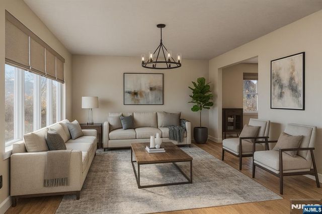 18 Roy Court, Clifton, NJ 07012