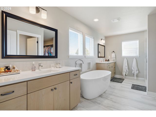 10706 Nw 15TH Pl, Vancouver, WA 98685
