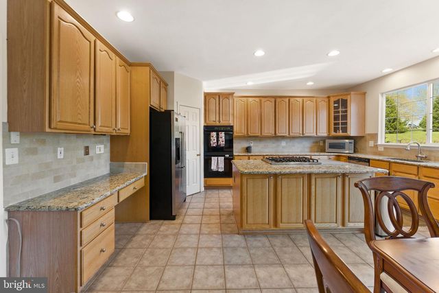 800 VALLEY SPRINGS DR, Purcellville, VA 20132