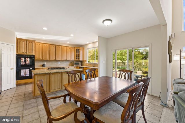 800 VALLEY SPRINGS DR, Purcellville, VA 20132