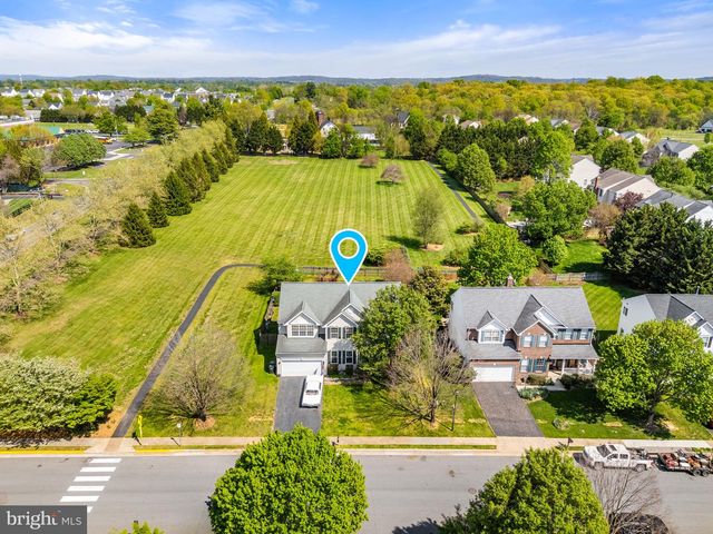 800 VALLEY SPRINGS DR, Purcellville, VA 20132