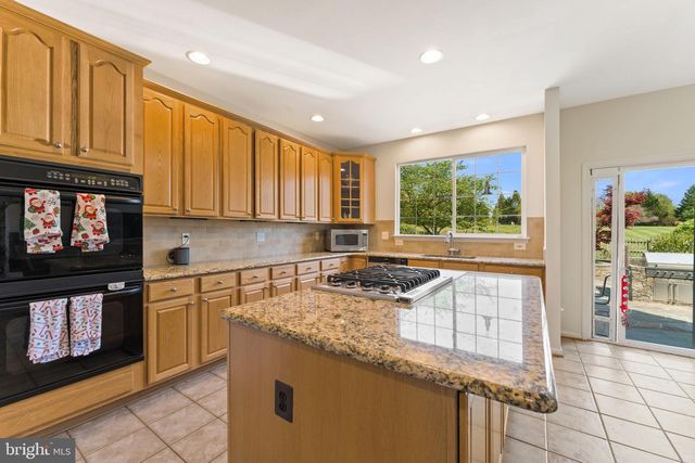 800 VALLEY SPRINGS DR, Purcellville, VA 20132