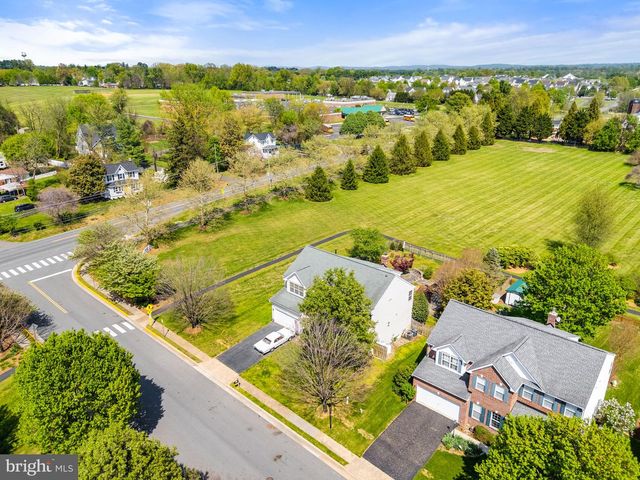 800 VALLEY SPRINGS DR, Purcellville, VA 20132