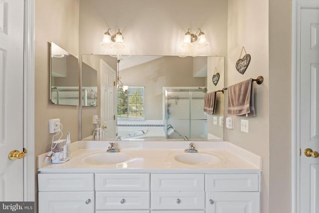 800 VALLEY SPRINGS DR, Purcellville, VA 20132