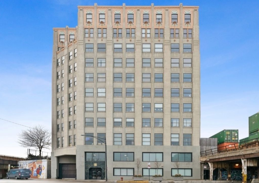 1550 S BLUE ISLAND Street 901, Chicago, IL 60608