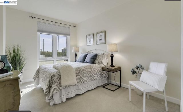 423 7Th St 208, Oakland, CA 94607