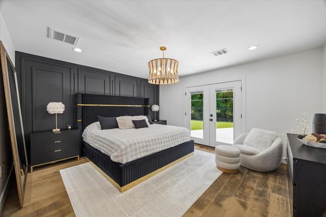 115 Blue Willow Drive, Houston, TX 77042