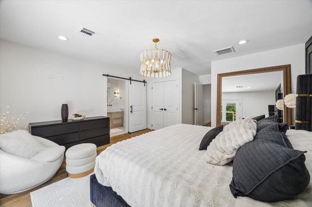 115 Blue Willow Drive, Houston, TX 77042