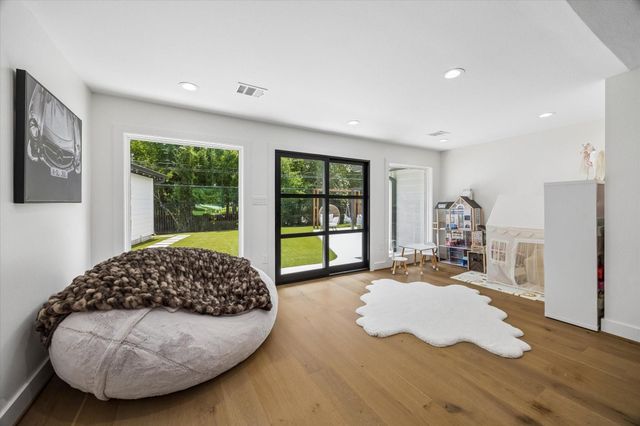 115 Blue Willow Drive, Houston, TX 77042
