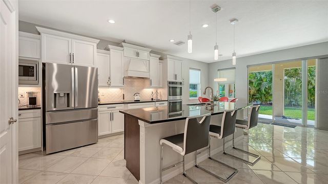 2858 ORIOLE DRIVE, Sarasota, FL 34243