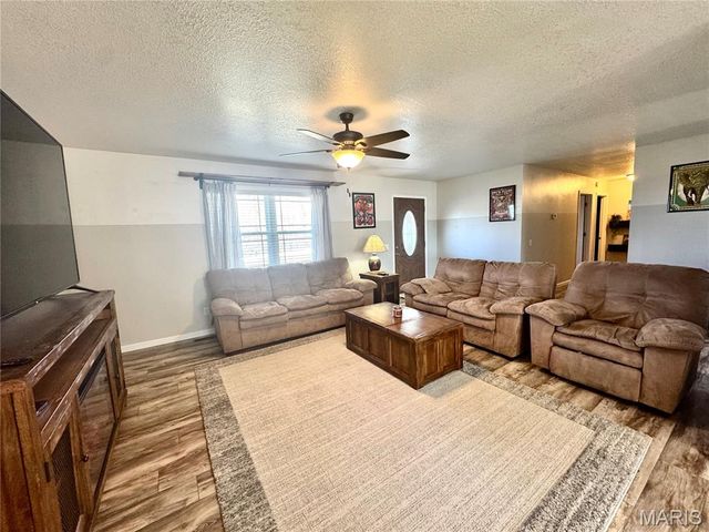 54291 Johnny Trail, Hannibal, MO 63401