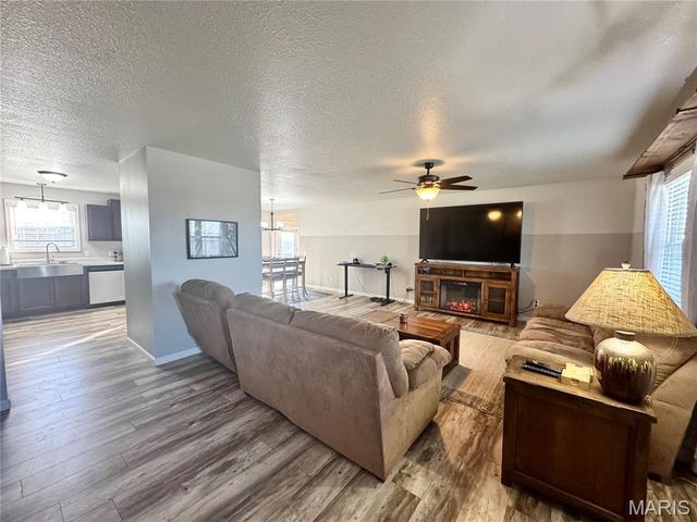 54291 Johnny Trail, Hannibal, MO 63401