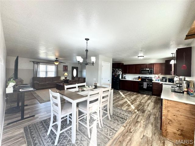 54291 Johnny Trail, Hannibal, MO 63401