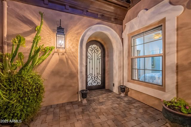 8563 E TUMBLEWEED Drive, Scottsdale, AZ 85266