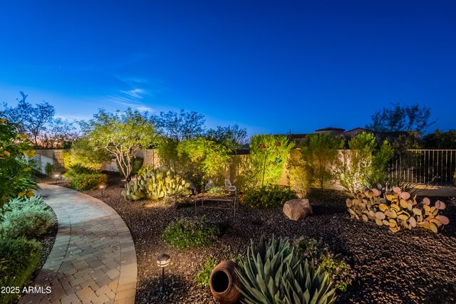 8563 E TUMBLEWEED Drive, Scottsdale, AZ 85266