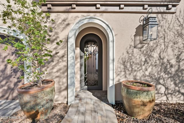 8563 E TUMBLEWEED Drive, Scottsdale, AZ 85266