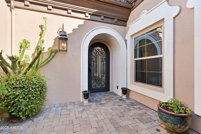 8563 E TUMBLEWEED Drive, Scottsdale, AZ 85266