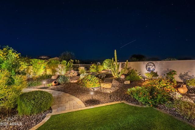 8563 E TUMBLEWEED Drive, Scottsdale, AZ 85266