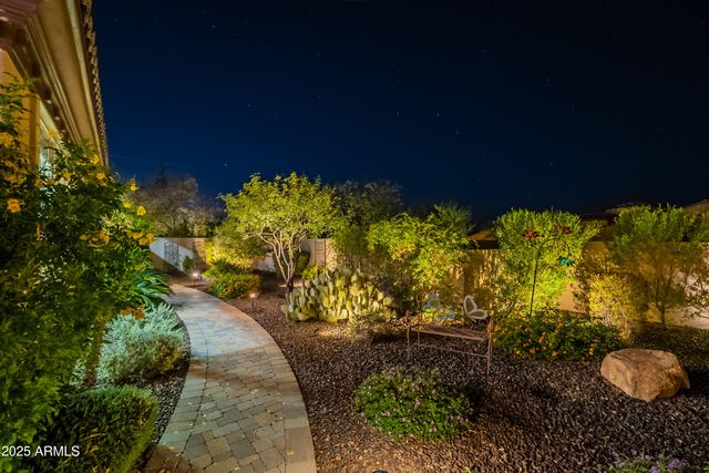 8563 E TUMBLEWEED Drive, Scottsdale, AZ 85266