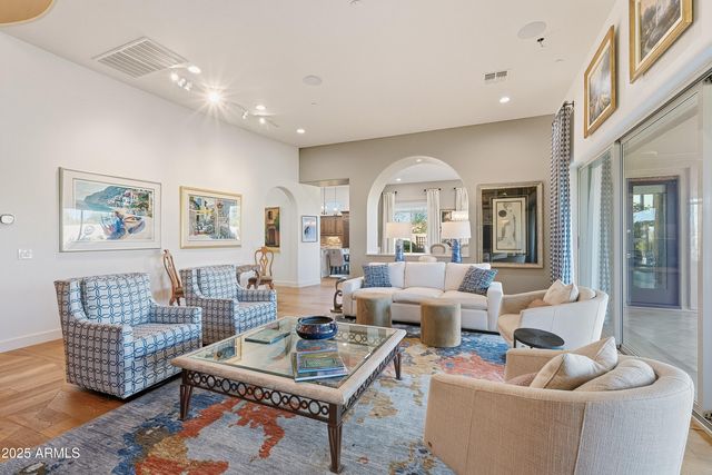 8563 E TUMBLEWEED Drive, Scottsdale, AZ 85266