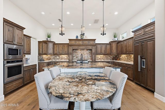 8563 E TUMBLEWEED Drive, Scottsdale, AZ 85266