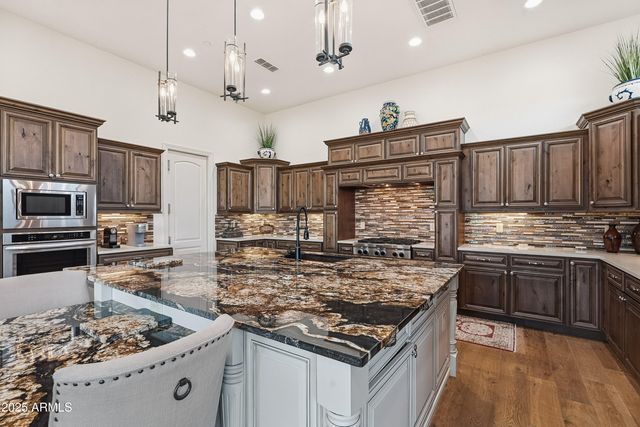 8563 E TUMBLEWEED Drive, Scottsdale, AZ 85266