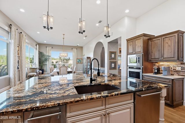 8563 E TUMBLEWEED Drive, Scottsdale, AZ 85266