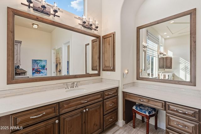 8563 E TUMBLEWEED Drive, Scottsdale, AZ 85266