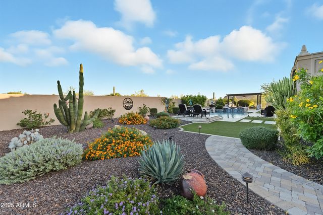 8563 E TUMBLEWEED Drive, Scottsdale, AZ 85266