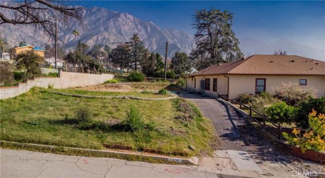 2820 N Mount Curve, Altadena, CA 91001