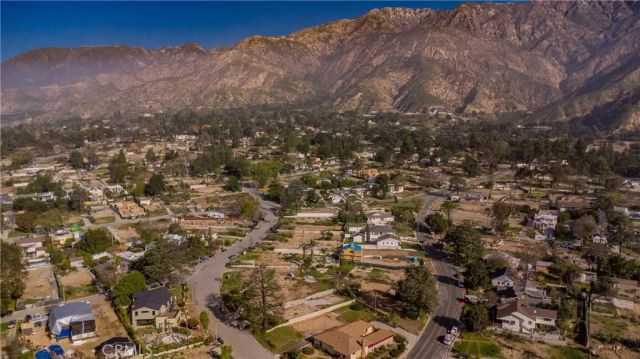 2820 N Mount Curve, Altadena, CA 91001