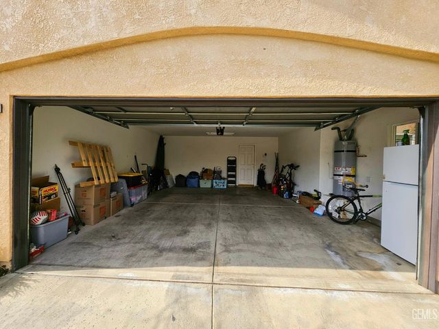 2323 Easthills Drive 25, Bakersfield, CA 93306