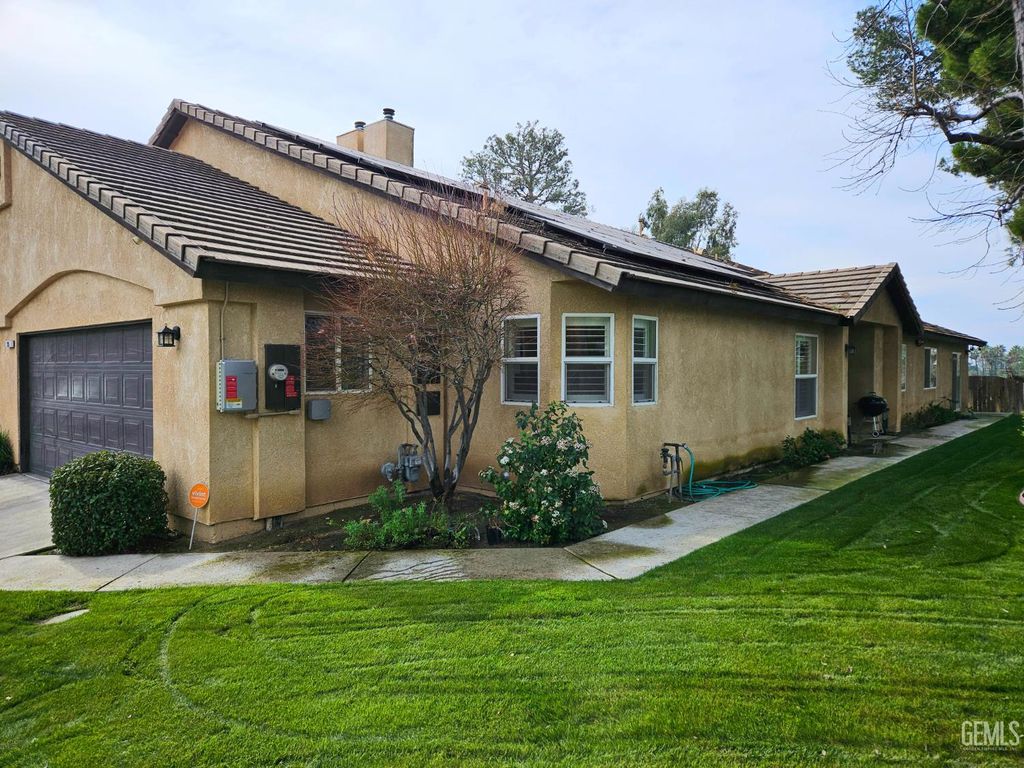 2323 Easthills Drive 25, Bakersfield, CA 93306