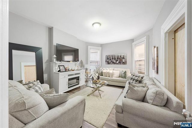 267 6th Avenue, Newark, NJ 07107